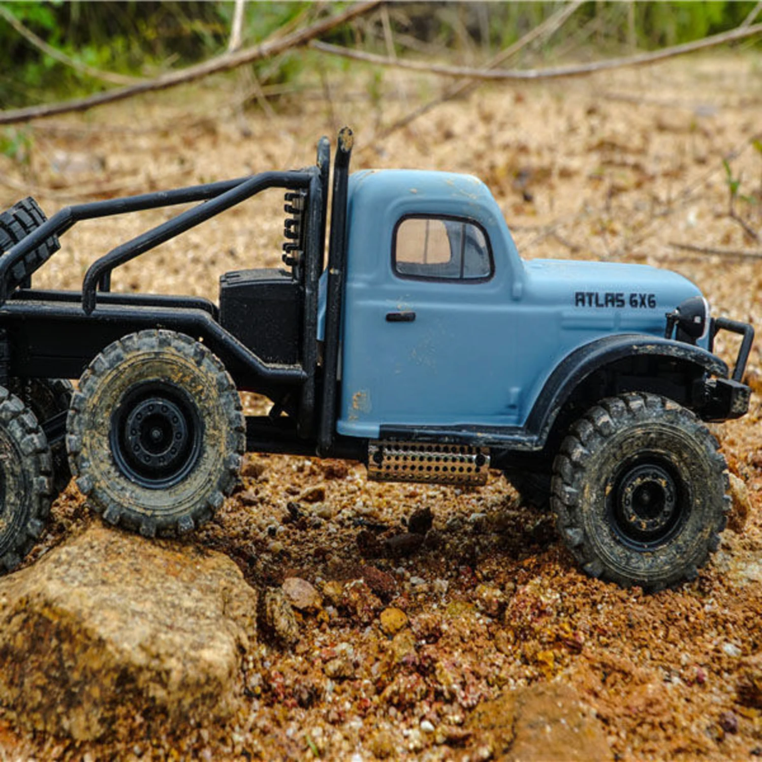 FMS 1/18 Atlas 6x6 RTR Crawler (Blue) #FMMROC002T2 10 FMS 1/18 Atlas 6x6 RTR Crawler (Blue) #FMMROC002T2 - Image 8